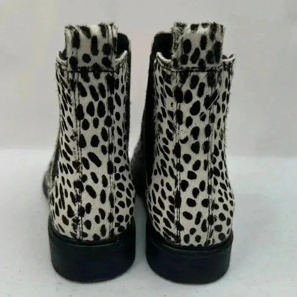 NWT Clarks CLARKDALE ARLO Women' Slip On Chelsea Fall Boots Dalmatian Print Sz 7 - Picture 5 of 13